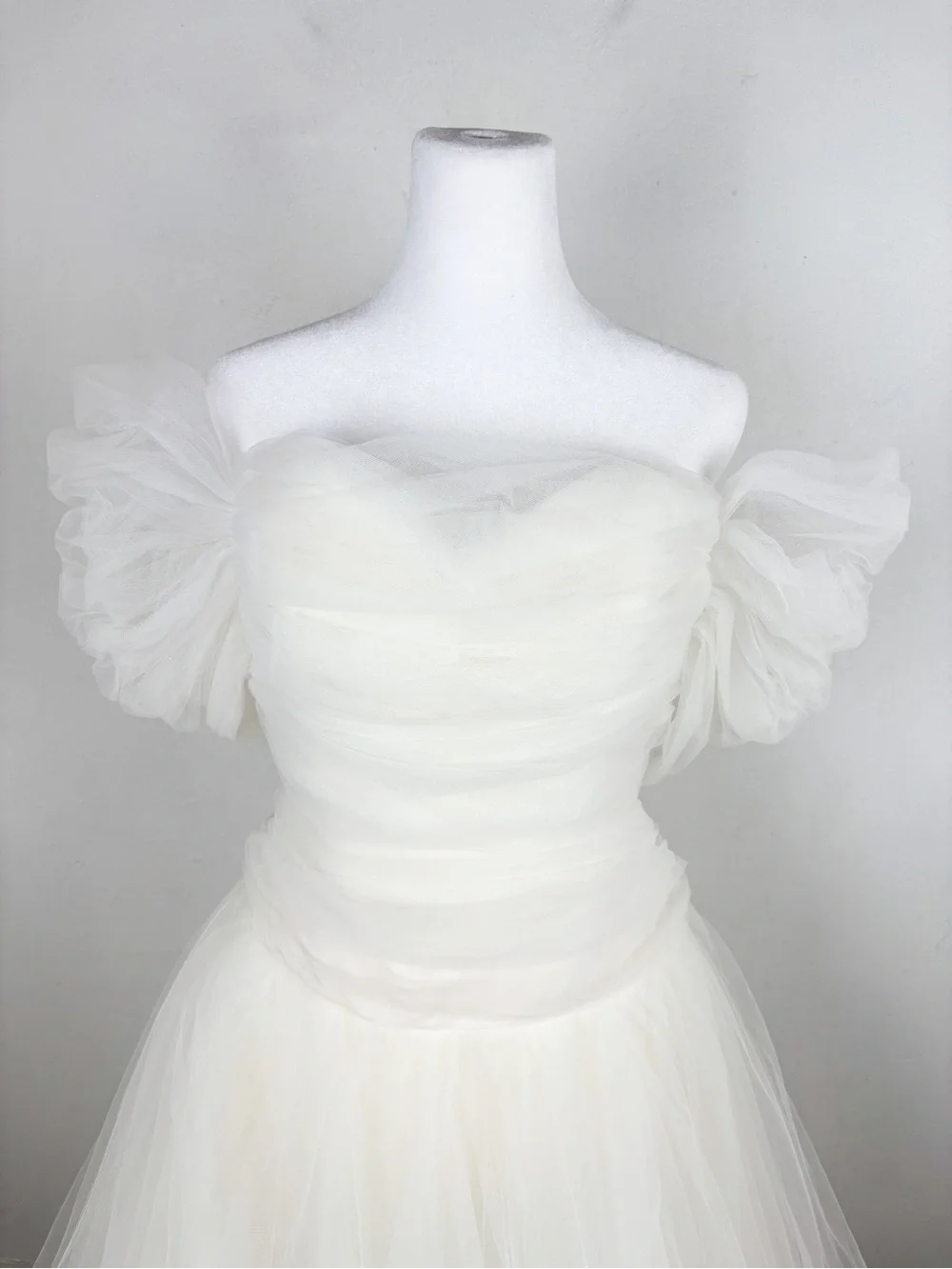 Vintage Oscar de la Renta Ivory Tulle Strapless Wedding Gown Sz S - Picture 3 of 16